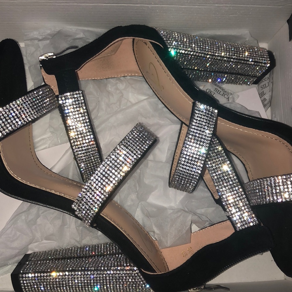 Black heel size 6.5 new